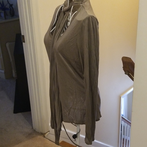 Gorgeous Trina Turk top - Picture 5 of 7